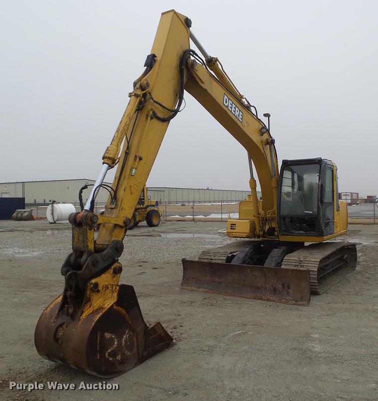 image for item DZ9251 2004 John Deere 120C excavator