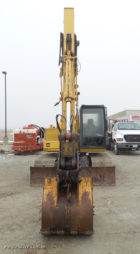 image for item DZ9251 2004 John Deere 120C excavator