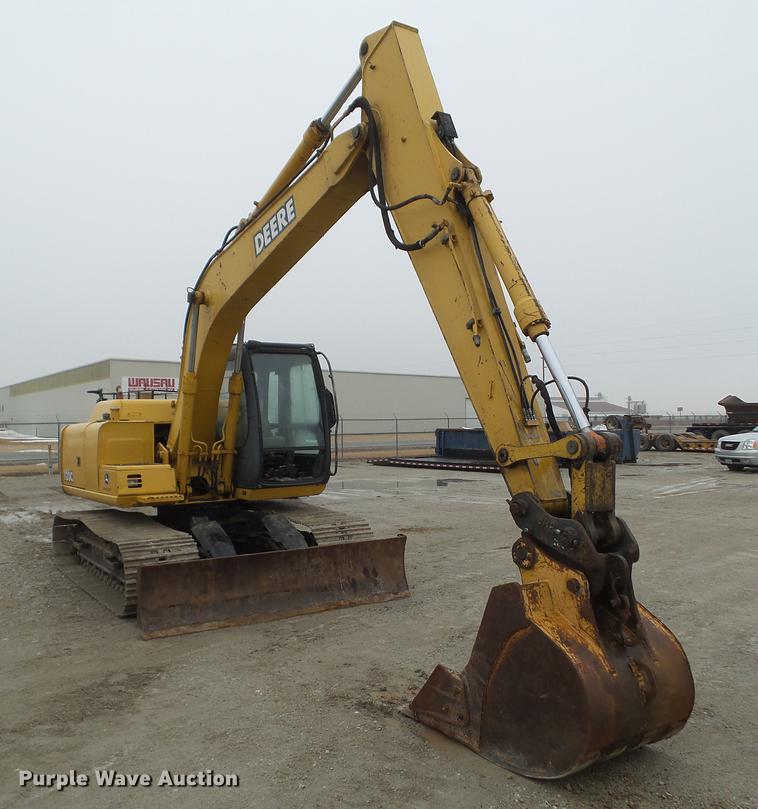 image for item DZ9251 2004 John Deere 120C excavator