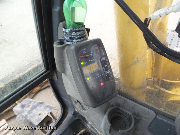 image for item DZ9251 2004 John Deere 120C excavator