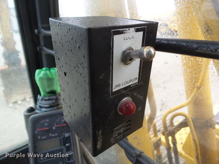 image for item DZ9251 2004 John Deere 120C excavator