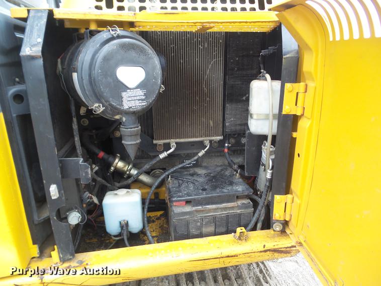 image for item DZ9251 2004 John Deere 120C excavator