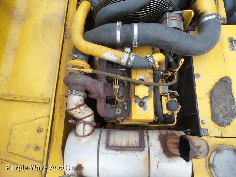 image for item DZ9251 2004 John Deere 120C excavator