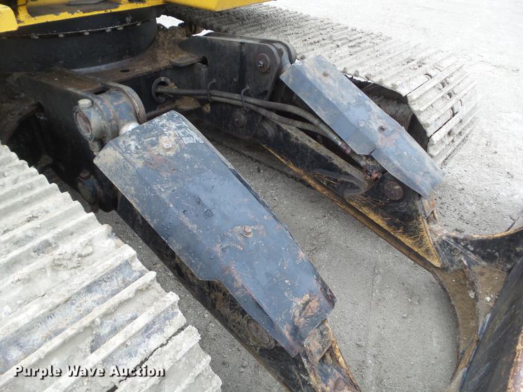 image for item DZ9251 2004 John Deere 120C excavator