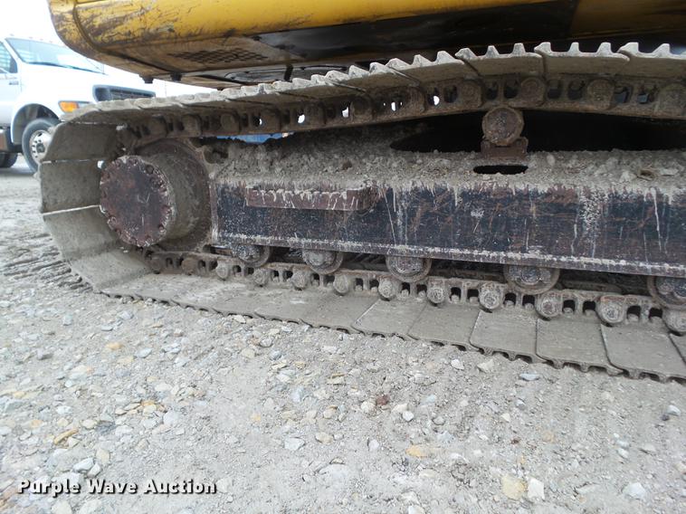 image for item DZ9251 2004 John Deere 120C excavator