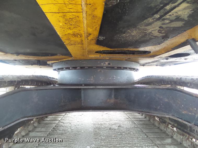 image for item DZ9251 2004 John Deere 120C excavator