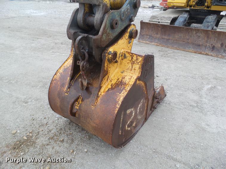 image for item DZ9251 2004 John Deere 120C excavator