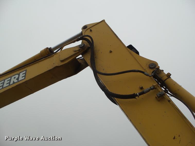 image for item DZ9251 2004 John Deere 120C excavator