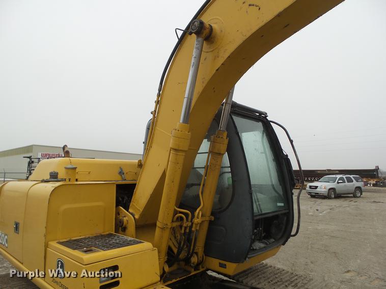 image for item DZ9251 2004 John Deere 120C excavator