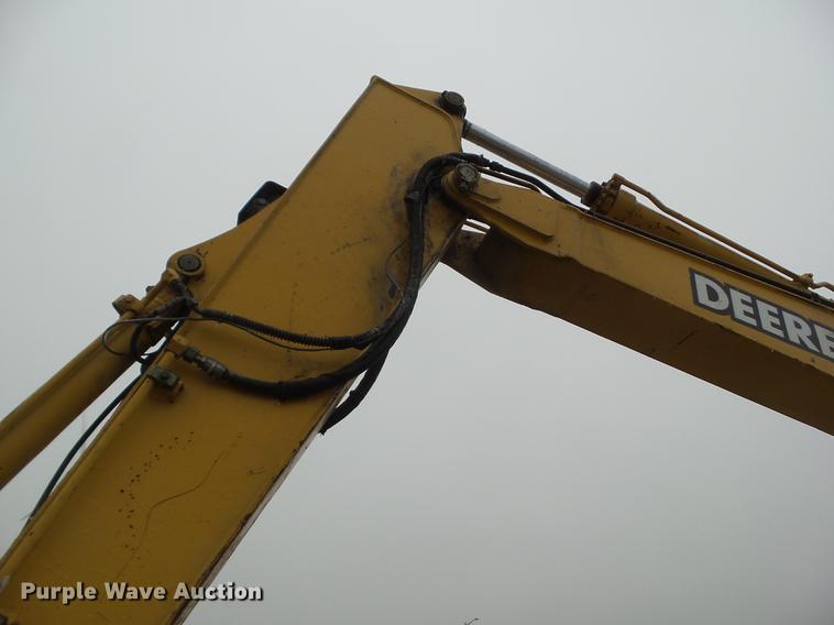 image for item DZ9251 2004 John Deere 120C excavator