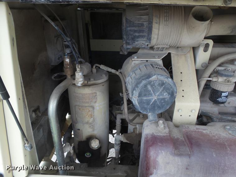 image for item DZ9254 2001 Ingersoll Rand PL185WJD air compressor