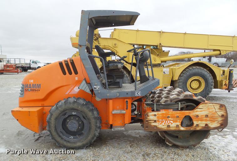 image for item DZ9256 2007 Hamm 3205P single drum vibratory roller