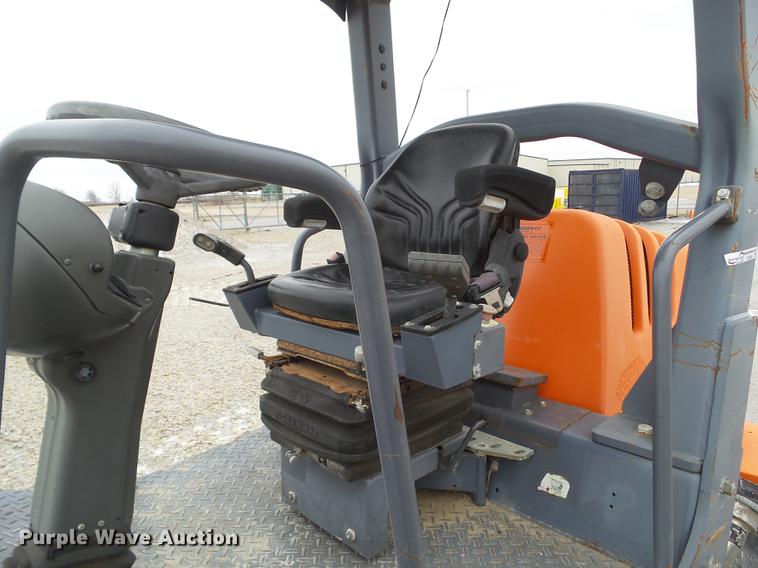 image for item DZ9256 2007 Hamm 3205P single drum vibratory roller