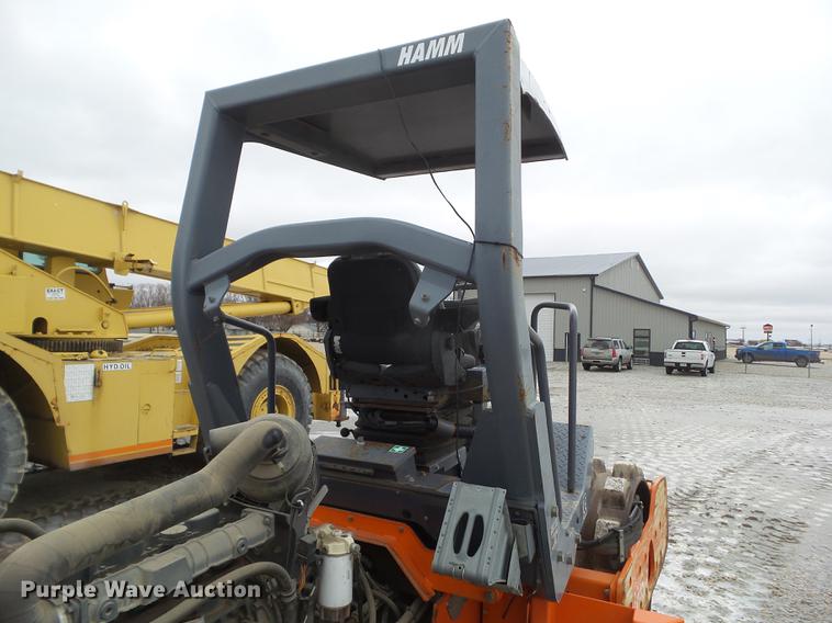 image for item DZ9256 2007 Hamm 3205P single drum vibratory roller