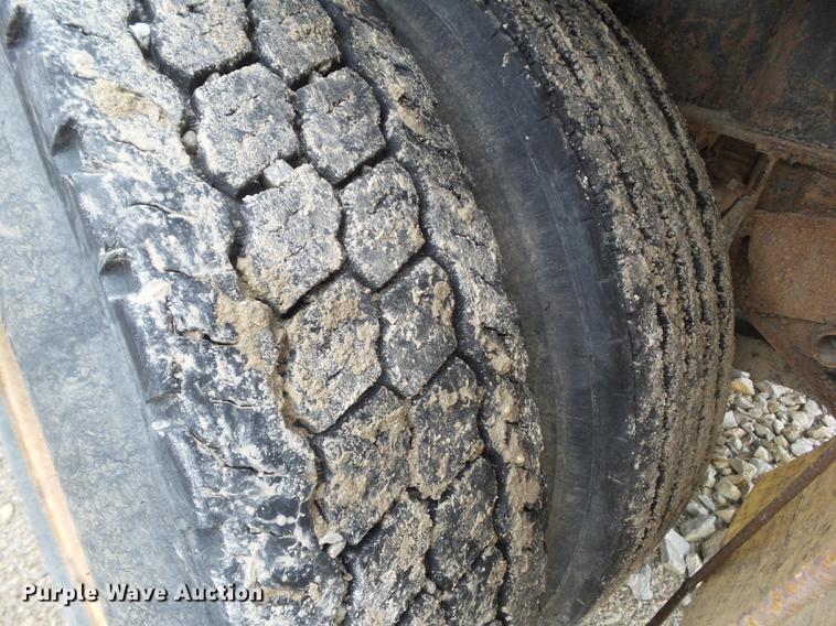 image for item DZ9258 1998 Circle R SS443 side dump trailer