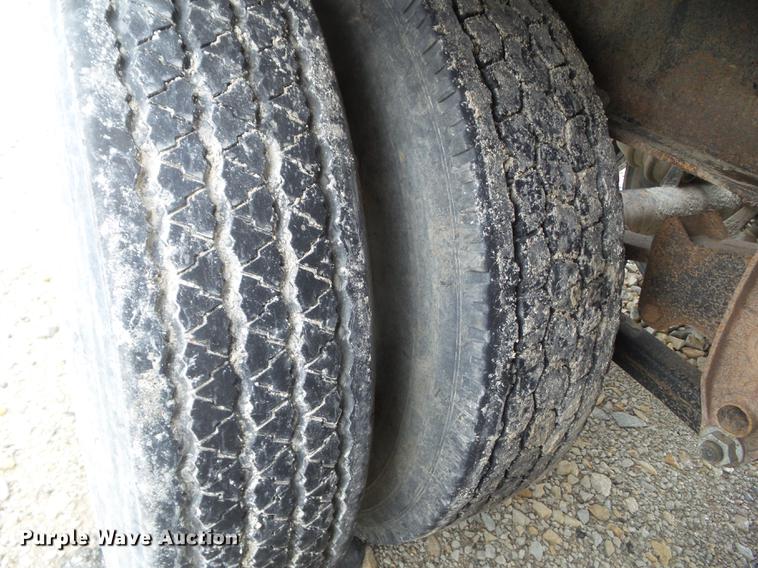 image for item DZ9258 1998 Circle R SS443 side dump trailer