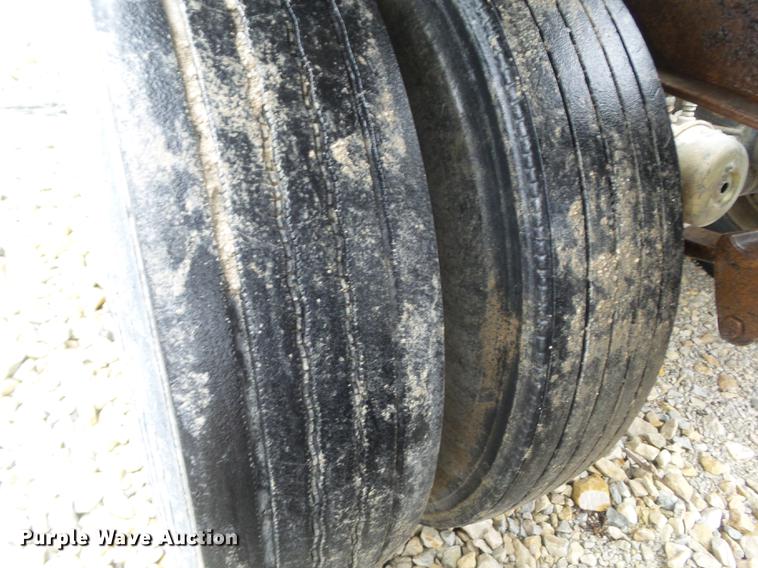 image for item DZ9258 1998 Circle R SS443 side dump trailer