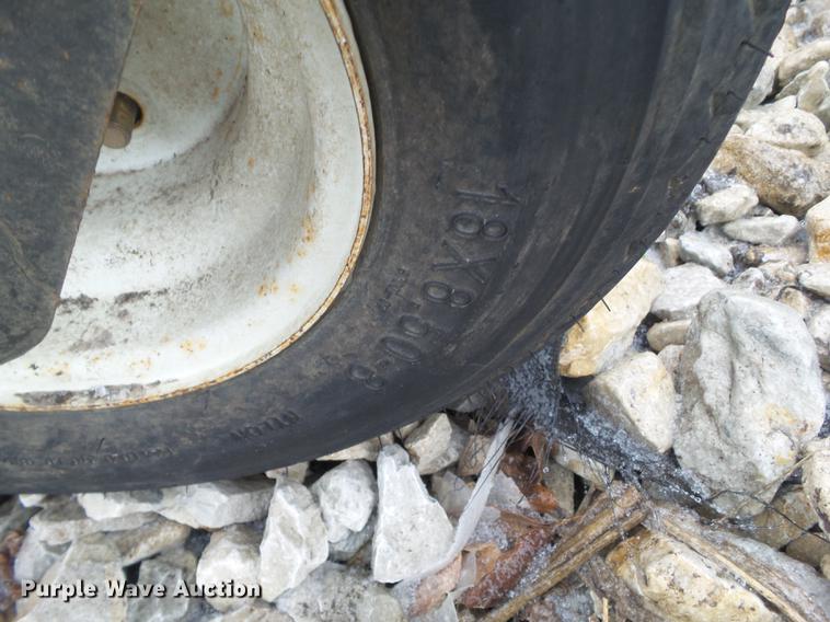 image for item DZ9265 2014 Bobcat 84SCHHF soil conditioner