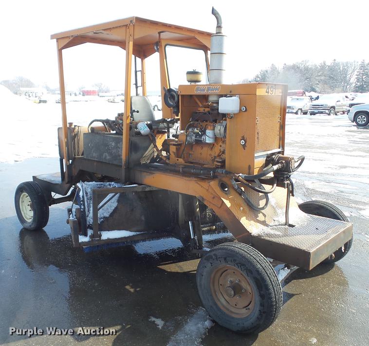 image for item DZ9266 1986 Broce CMH20 broom