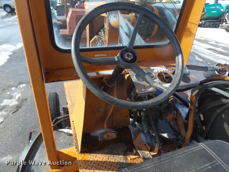 image for item DZ9266 1986 Broce CMH20 broom