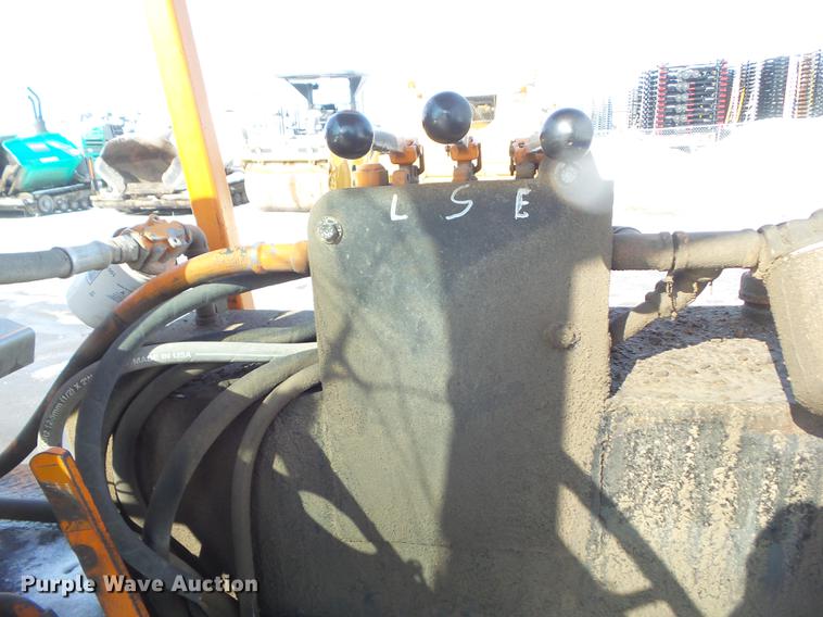 image for item DZ9266 1986 Broce CMH20 broom