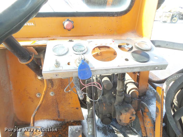 image for item DZ9266 1986 Broce CMH20 broom