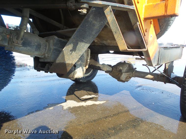 image for item DZ9266 1986 Broce CMH20 broom