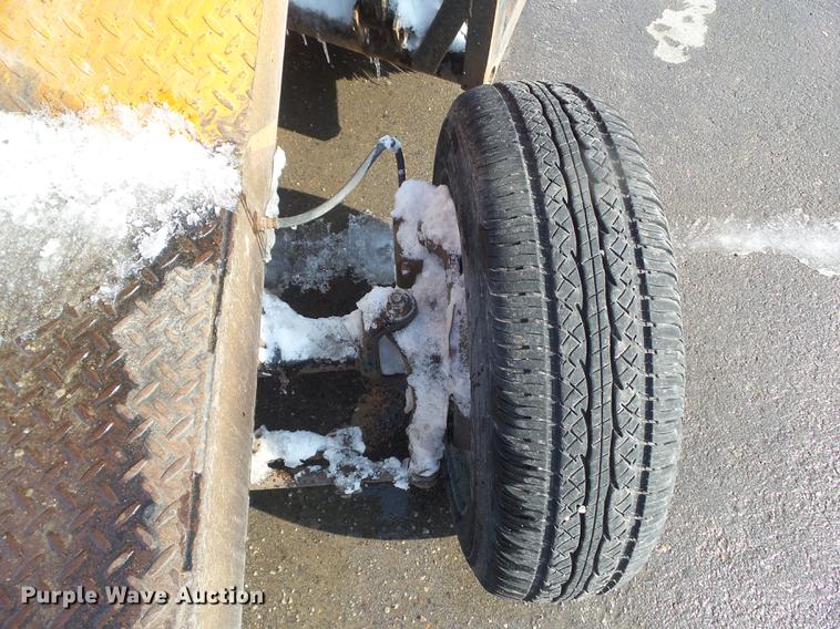 image for item DZ9266 1986 Broce CMH20 broom