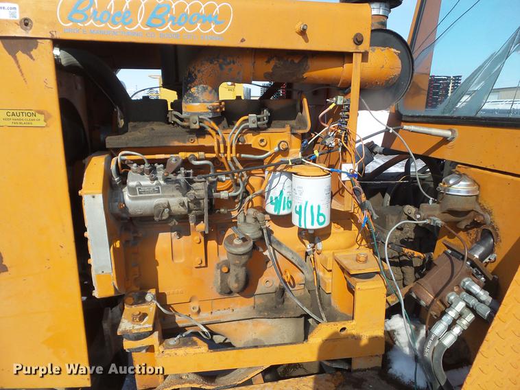 image for item DZ9266 1986 Broce CMH20 broom