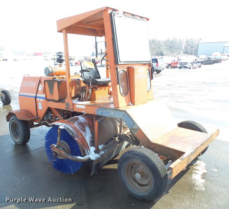 image for item DZ9267 Broce RC300 broom