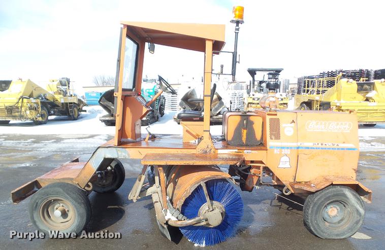 image for item DZ9267 Broce RC300 broom