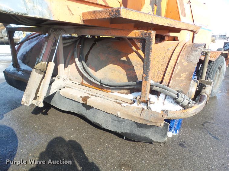 image for item DZ9267 Broce RC300 broom