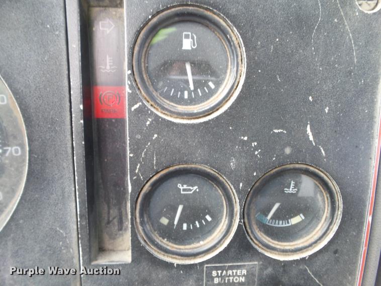 image for item DZ9268 1990 Ford CF7000 oil distributor truck