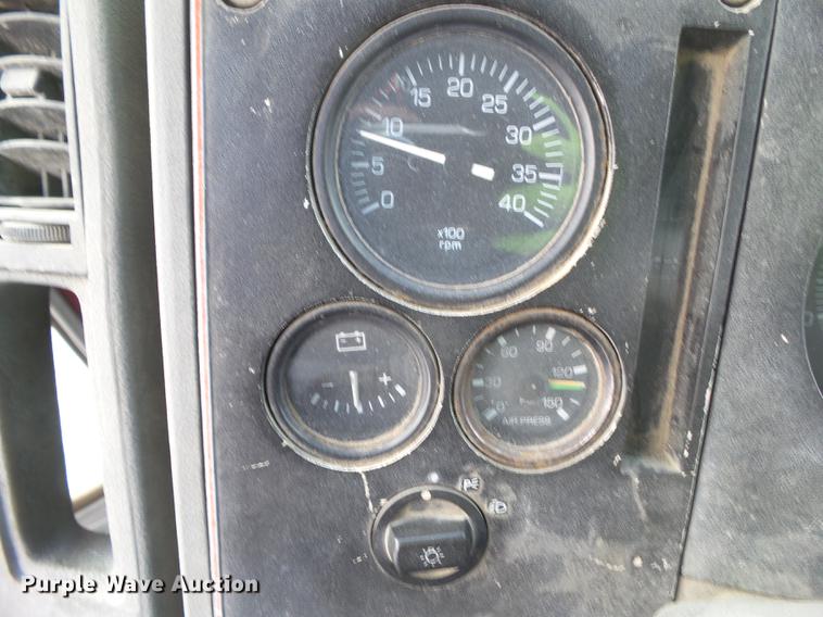 image for item DZ9268 1990 Ford CF7000 oil distributor truck