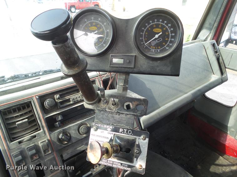 image for item DZ9268 1990 Ford CF7000 oil distributor truck