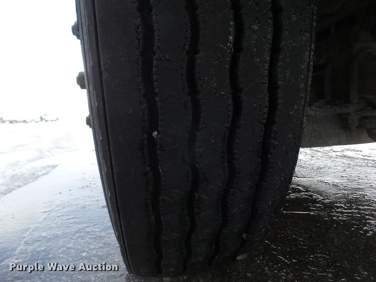 image for item DZ9268 1990 Ford CF7000 oil distributor truck