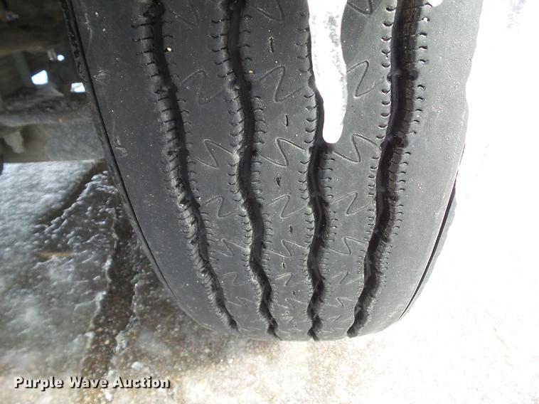 image for item DZ9268 1990 Ford CF7000 oil distributor truck