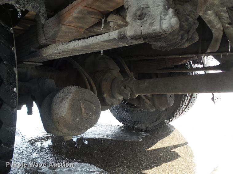 image for item DZ9268 1990 Ford CF7000 oil distributor truck