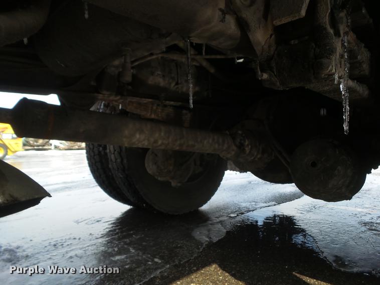 image for item DZ9268 1990 Ford CF7000 oil distributor truck