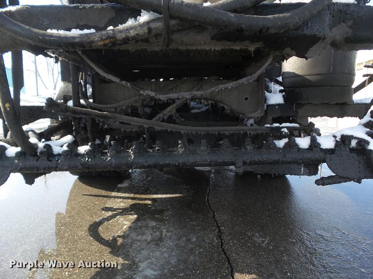 image for item DZ9268 1990 Ford CF7000 oil distributor truck