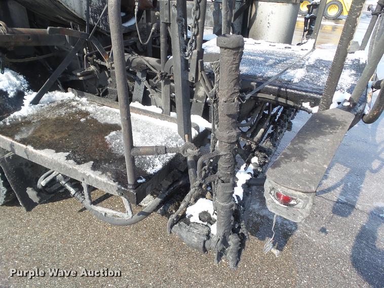 image for item DZ9268 1990 Ford CF7000 oil distributor truck