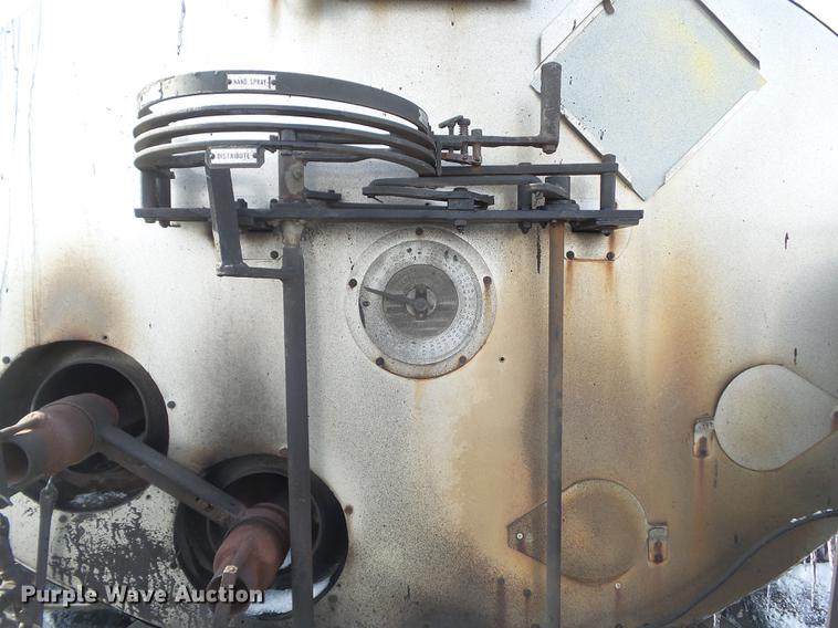 image for item DZ9268 1990 Ford CF7000 oil distributor truck