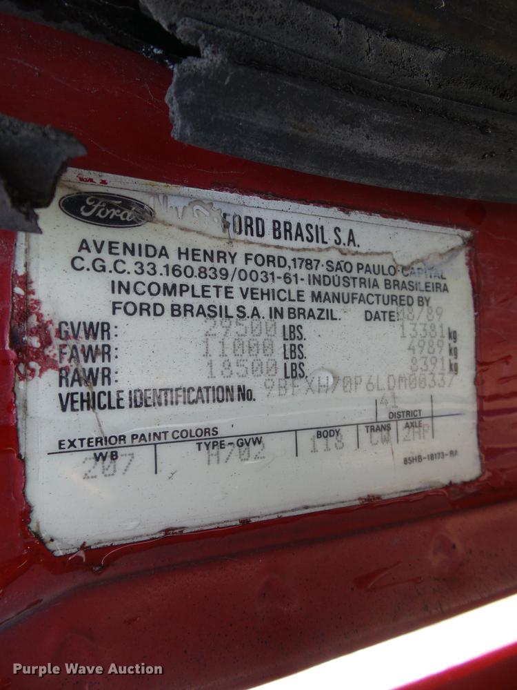 image for item DZ9268 1990 Ford CF7000 oil distributor truck