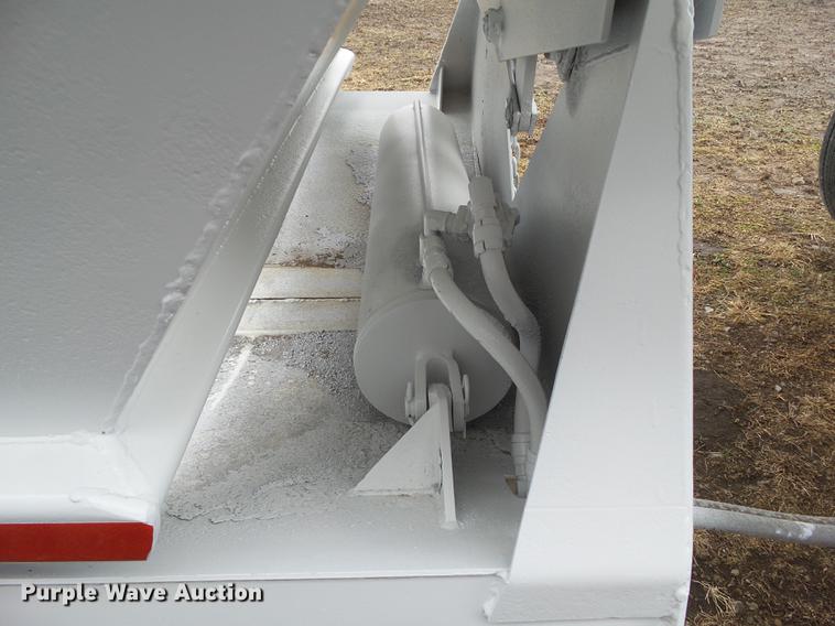 image for item DZ9271 2002 Corn Belt Trail Blazer S-4403 bottom dump trailer