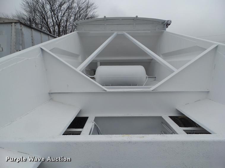 image for item DZ9271 2002 Corn Belt Trail Blazer S-4403 bottom dump trailer