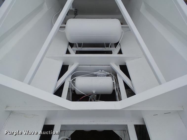 image for item DZ9271 2002 Corn Belt Trail Blazer S-4403 bottom dump trailer