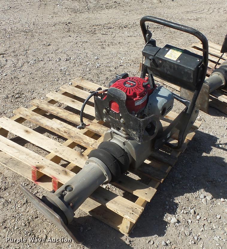 image for item EA9864 MBW R440H Ground Pounder compactor