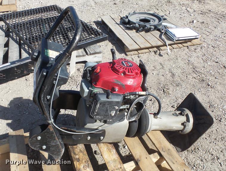 image for item EA9864 MBW R440H Ground Pounder compactor