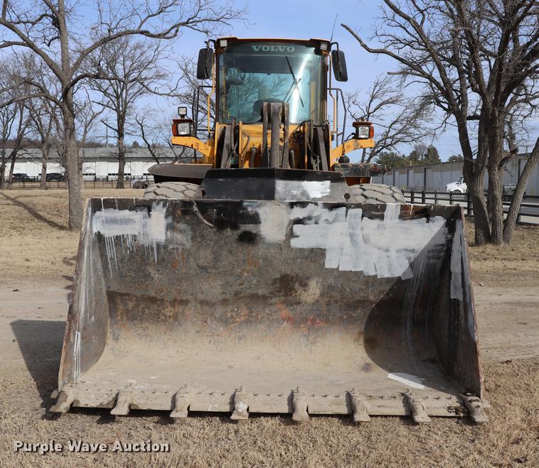 image for item EC9449 2004 Volvo L120E wheel loader