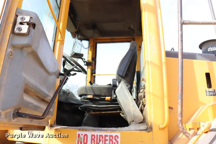 image for item EC9449 2004 Volvo L120E wheel loader